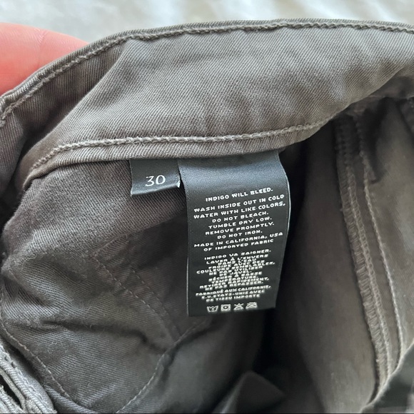 J Brand Kane Slim Jeans in a Size 30 - Picture 2 of 11